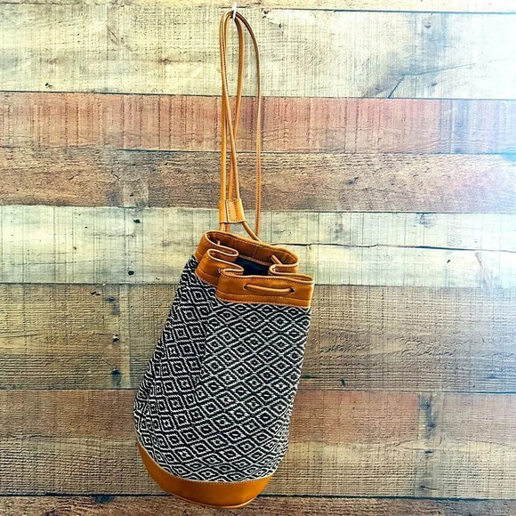 NWOT Vegan Leather Guatemalan Huipil Backpack/Purse - Picture 1 of 8